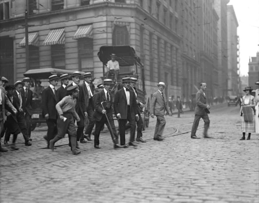 Ponzi Scheme đã tạo nên cú sốc lớn cho toàn nước Mỹ vào năm 1920 